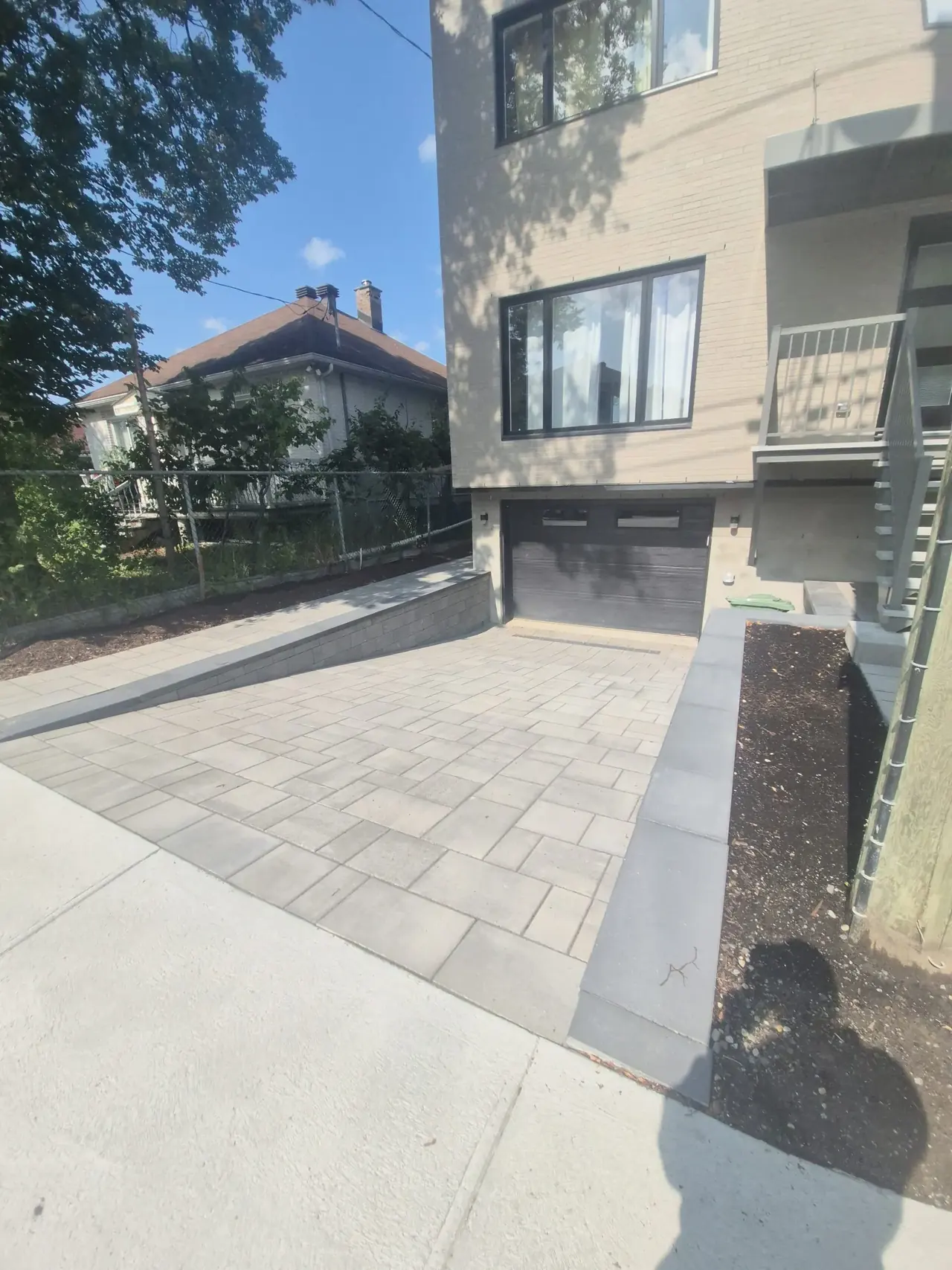 Aménagement en pavé uni