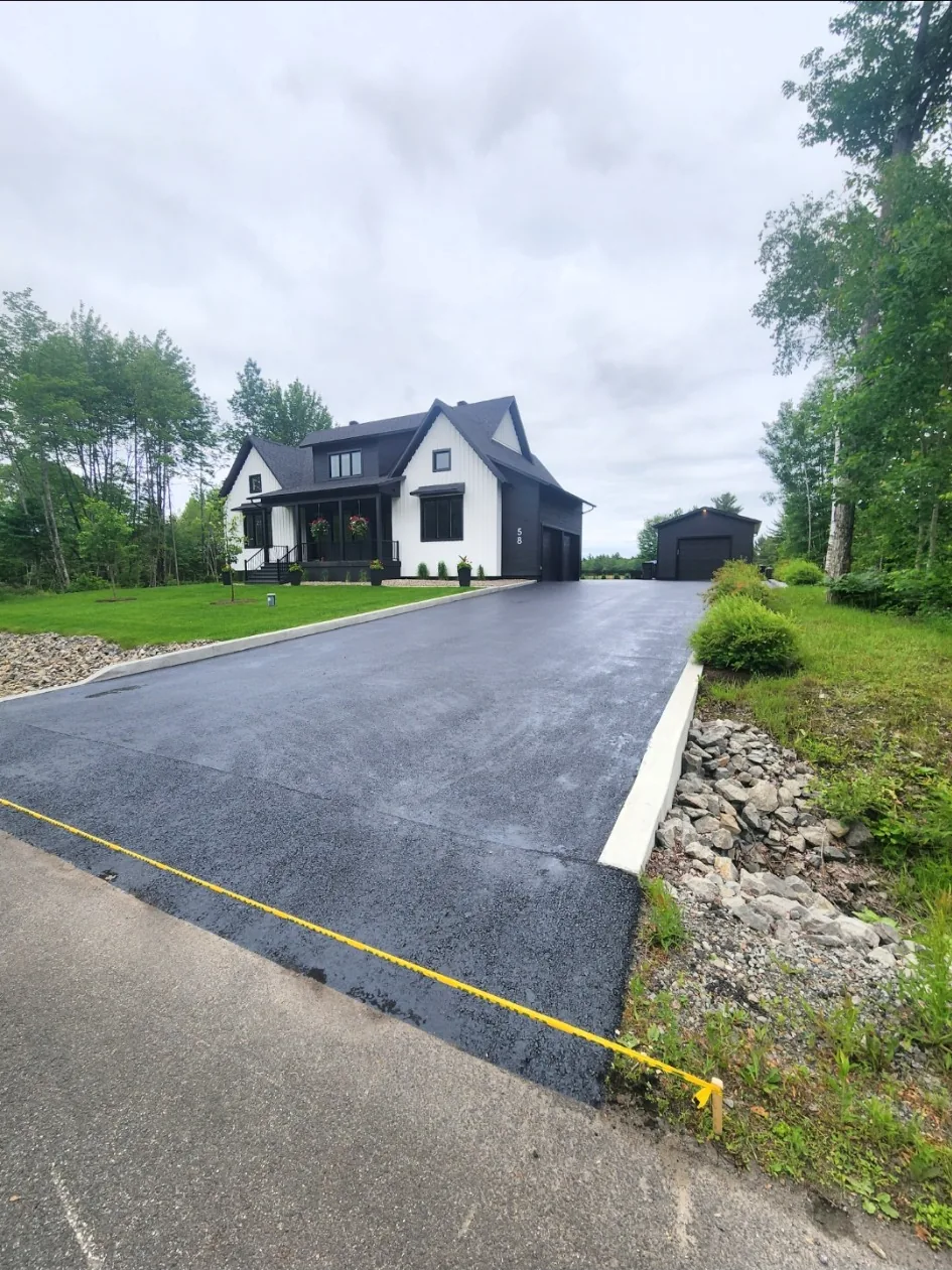 Application de scellant protecteur sur asphalte